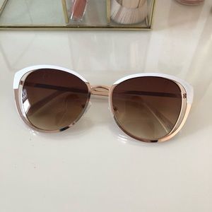 White and gold sunglasses 💗